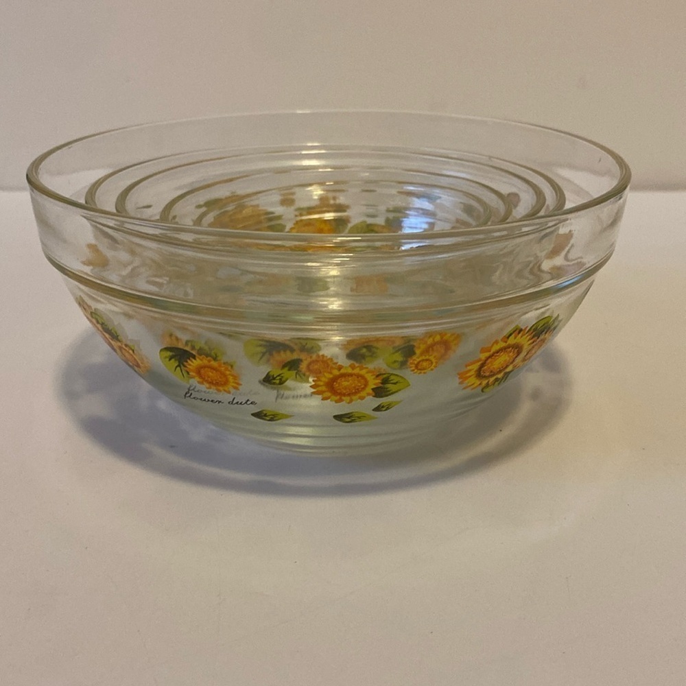 Five Imperial Glass Flower Dute Sunflower Themed Nesting Bowls